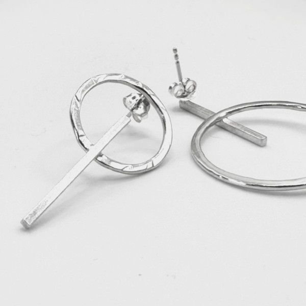 PENDIENTES ASIMETRICOS ARO Y BARRA, PENDIENTES DE PLATA, JOYAS ASIMETRICAS, MILAGRO ROUSSE