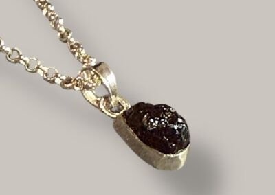 COLGANTE RODOLITA, COLLAR DE PLATA CON PIEDRA NATURAL, COLGANTE MINIATURA, MILAGRO ROUSSE