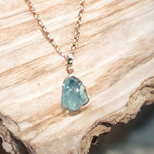 Colgante Plata Topacio Azul Sky en Bruto con plata 925, Milagro Rousse