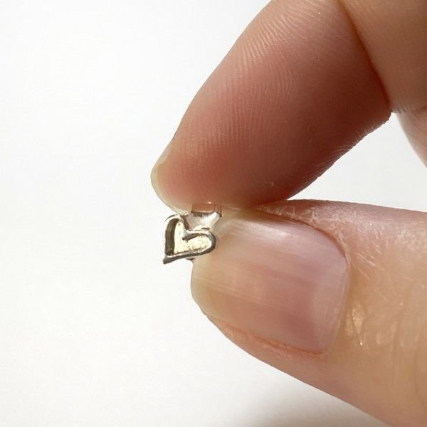 PENDIENTES MINIATURA RESINAS, CORAZON PARA RELLENAR CON LECHE MATERNA