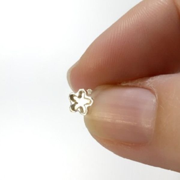 PENDIENTES MINIATURA RESINAS, FLOR PARA RELLENAR CON LECHE MATERNA